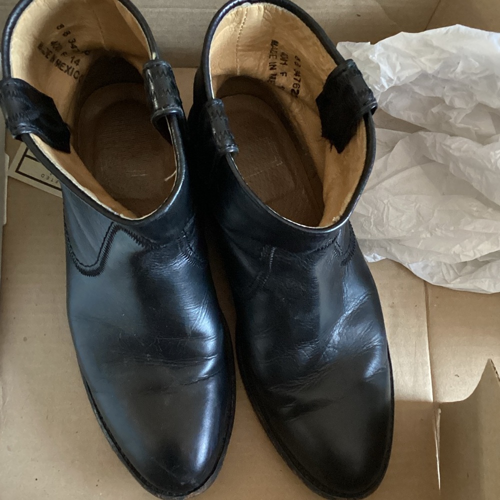 Frye Women’s  Black Leather Ankle Boots - Picture 4 of 8